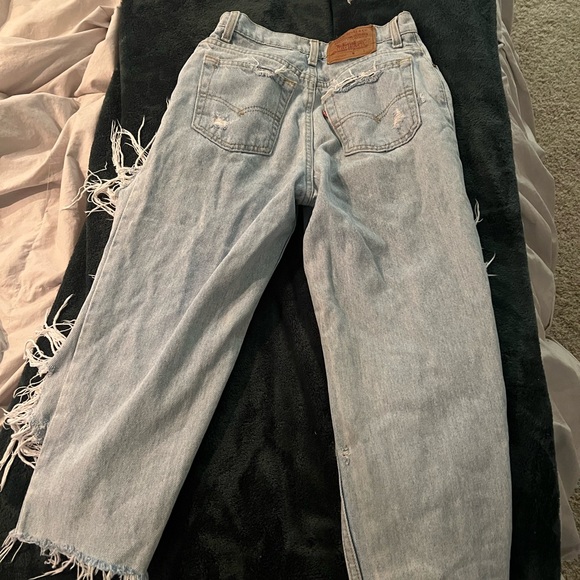 Vintage high wasted Levi’s thrifted - Picture 3 of 5